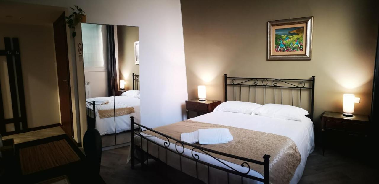 Sansirofiera Rooms Мілан Екстер'єр фото