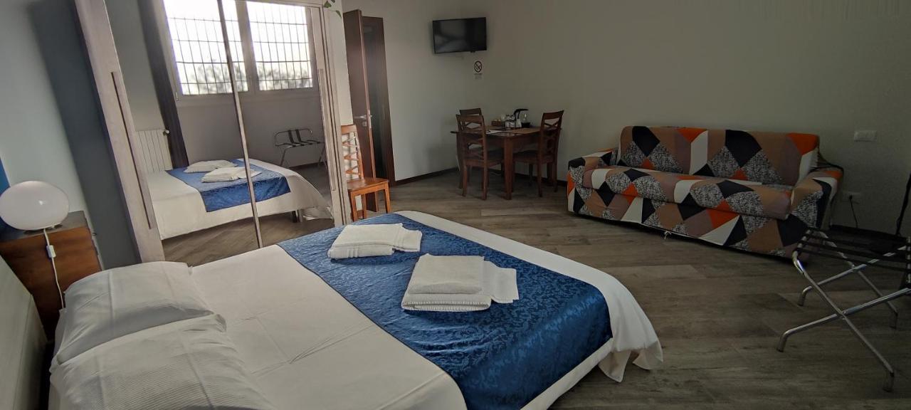 Sansirofiera Rooms Мілан Екстер'єр фото