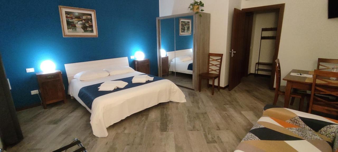 Sansirofiera Rooms Мілан Екстер'єр фото